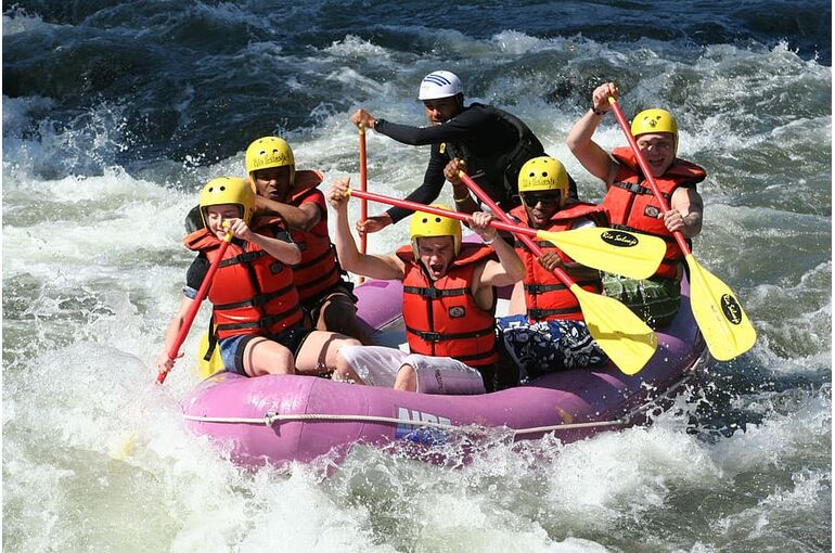 rafting-whitewater-challenge-action
