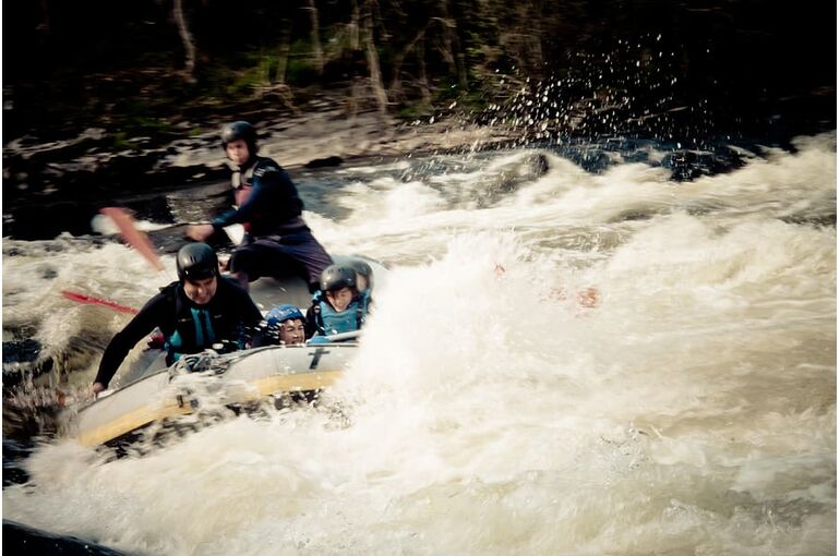 united-kingdom-aberfeldy-white-water-rafting