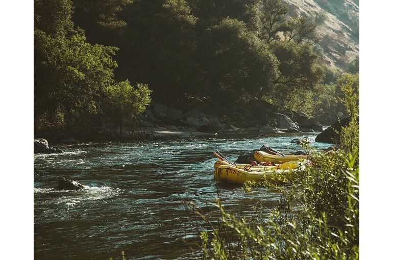 rafting-boat-river-river-rafting