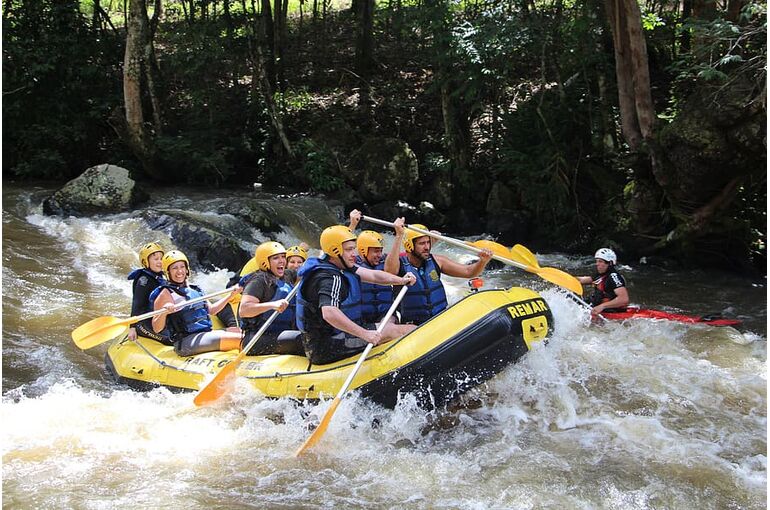 rafting-wave-rapids-boat