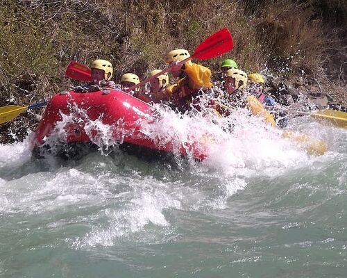rafting-rubber-boat-river-adventurous