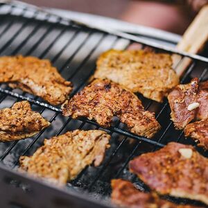 summer-outdoor-kielbasa-sausages