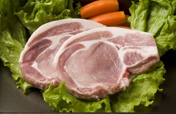 長瀞の自然の中でラフティングとバーベキューを楽しむ体験ができます